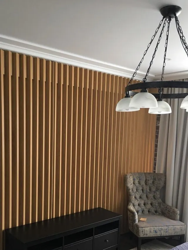 Slatted feature wall in the bedroom