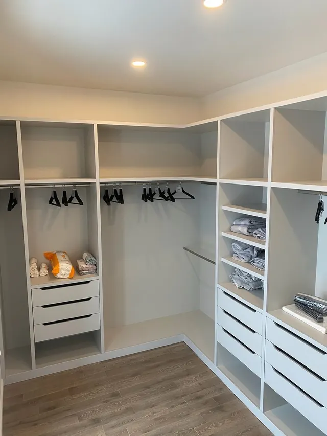 Walk-in closet