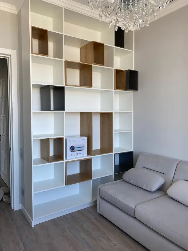 Built-in bookcase wall
